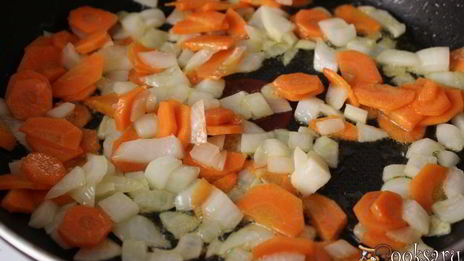 фасолевый суп с охотничьими колбасками