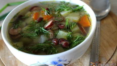 фасолевый суп с охотничьими колбасками