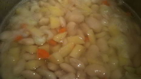 фасолевый суп со сливочным сыром