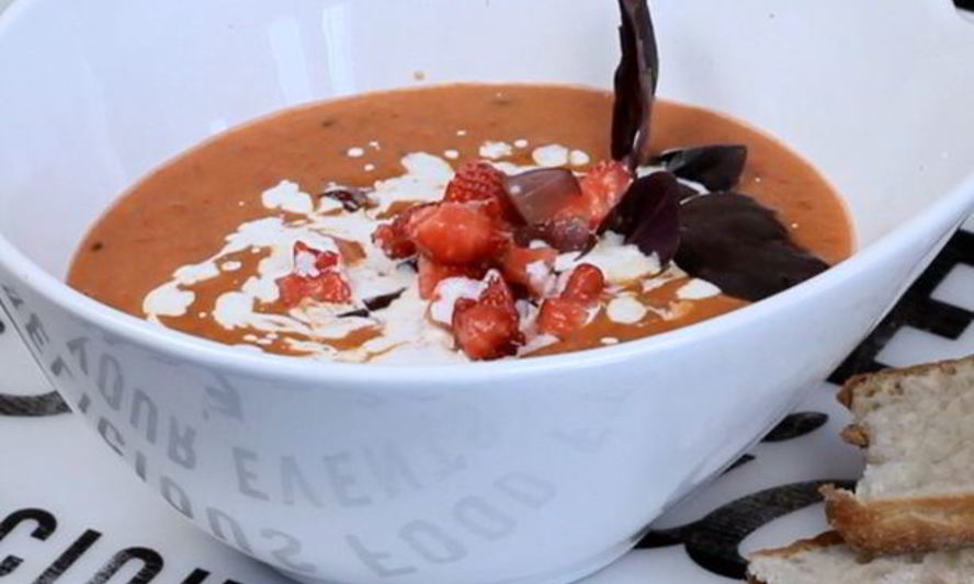 Рецепт гаспачо с клубникой и виноградом