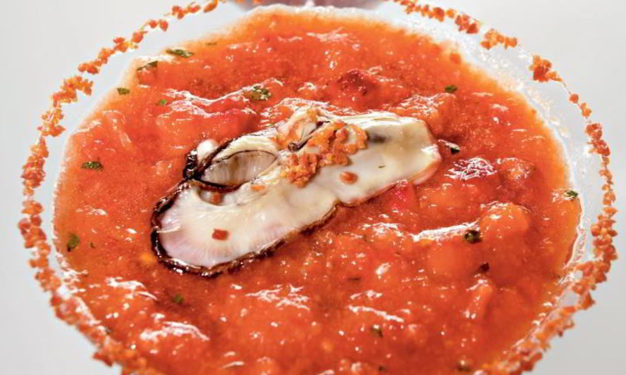 Рецепт клубничный гаспачо с устрицей и пылью из хамона