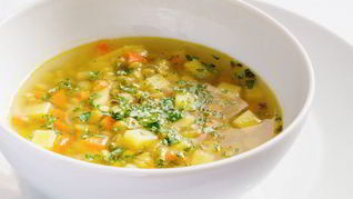 Гороховый постный суп с солеными огурчиками