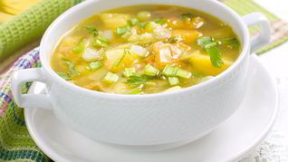 Гороховый суп с картофелем на курином бульоне