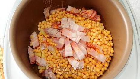 гороховый суп с копченостями в мультиварке