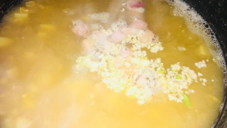 гороховый суп с варено-копченой рулькой