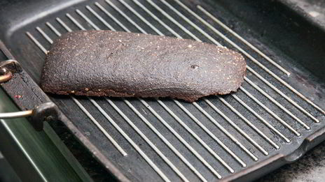 гороховый суп в буханке