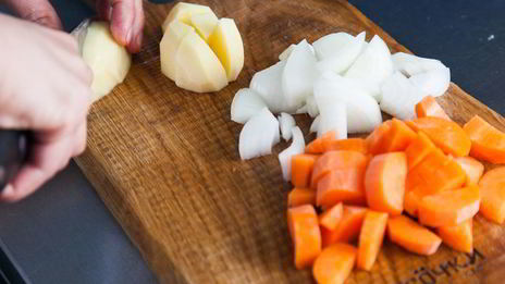 гороховый суп в буханке