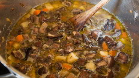 грибной суп с корнеплодами