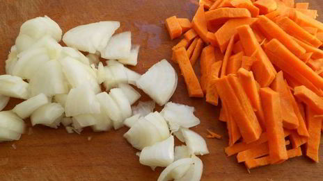 картофельный суп с капустой и сосисками