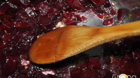 холодный кокосовый суп со свеклой