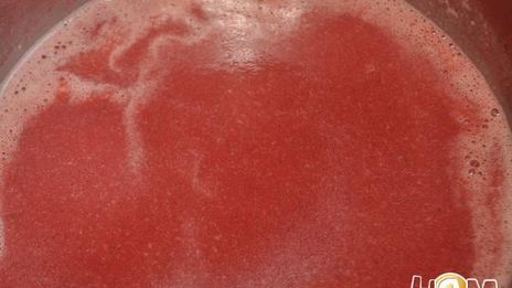 холодный кокосовый суп со свеклой