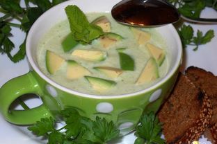 Холодный крем-суп с авокадо на кефире