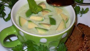 Холодный крем-суп с авокадо на кефире