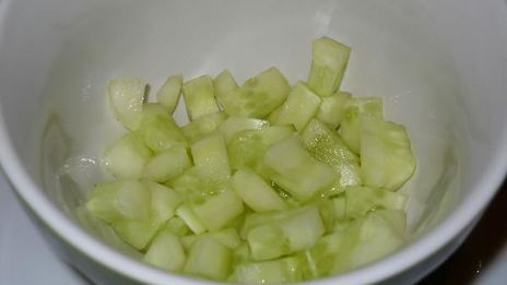 холодный крем-суп с авокадо на кефире