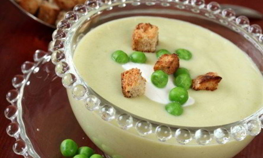Рецепт холодный летний крем-суп с йогуртом, мятой, горошком и цукини