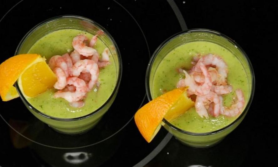 Рецепт холодный суп из авокадо с креветками