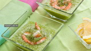 Холодный суп из огурцов с креветками