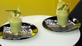 Холодный суп-пюре из спаржи и авокадо