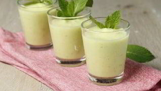 Легкий холодный суп из огурца