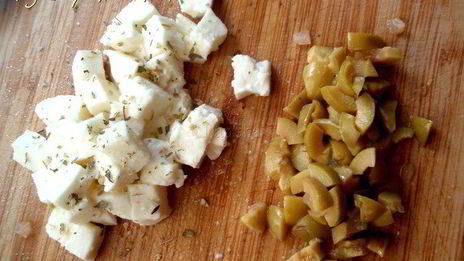 огуречно-кабачковый холодный суп с моцареллой