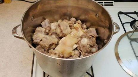 суп горячий холодец