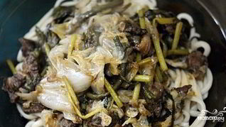 Лагман с квашеной капустой