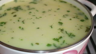 Летний суп из цветной капусты с молоком