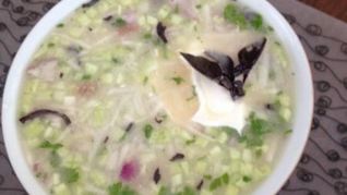 Окрошка на белом квасе с редькой и горчицей