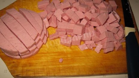 окрошка на кефире классическая с колбасой