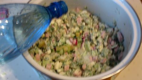 окрошка на кефире классическая с колбасой