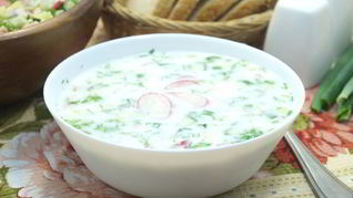 Окрошка на кефире с колбасой