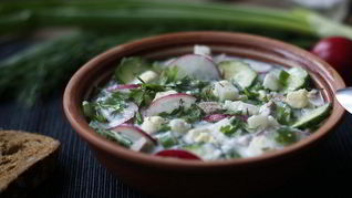 Окрошка на квасе с редисом