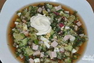 Окрошка с колбасой на квасе