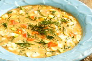 Окрошка с копченым лососем