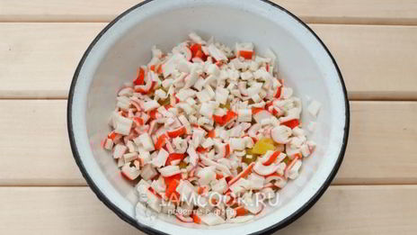 окрошка с крабовыми палочками