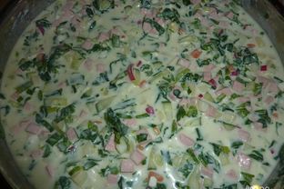 Окрошка с редисом и шпинатом