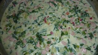 Окрошка с редисом и шпинатом