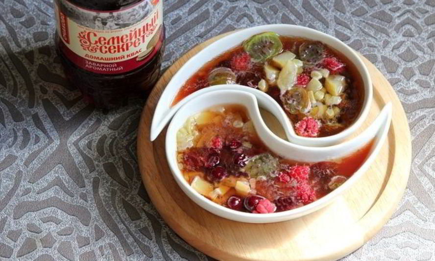 Рецепт окрошка с ревенем и сибирскими ягодами