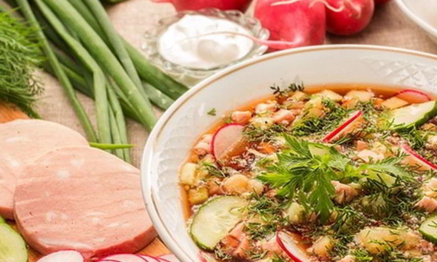 Рецепт окрошка с томатным соком и свежими огурцами