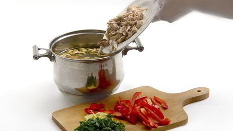 острый куриный суп