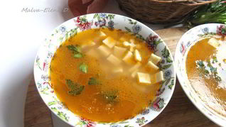 Итальянский овощной суп с пастой и зеленым горошком