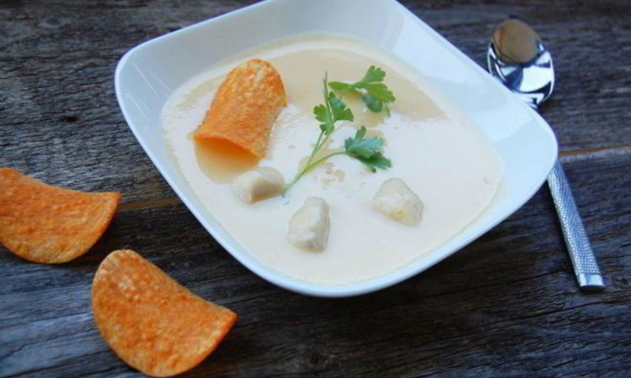 Рецепт овощной крем-суп с курицей и чипсами