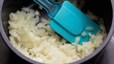 овощной крем-суп с мороженым из шпината и сметаны