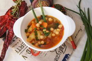 Овощной суп чили с нутом