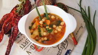 Овощной суп чили с нутом