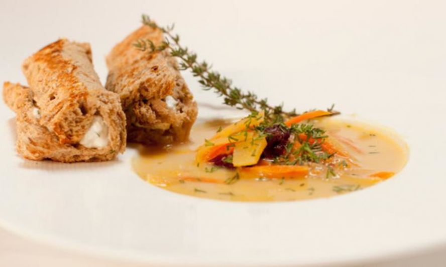 Рецепт овощной суп с хлебными рулетиками