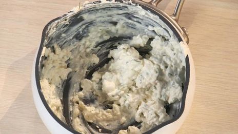 овощной суп с хлебными рулетиками