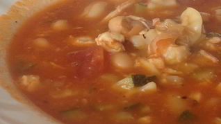 Овощной суп с консервированной фасолью