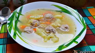 Овощной суп с цветной капустой и фрикадельками