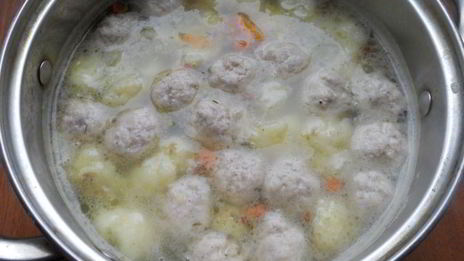 овощной суп с цветной капустой и фрикадельками